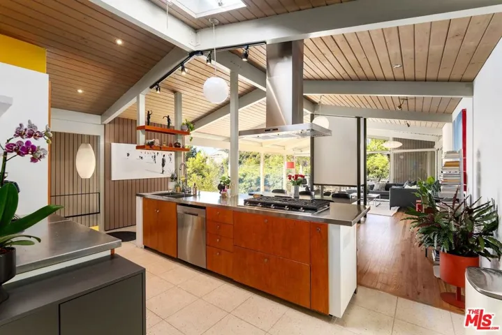 1513 Forest Knoll Drive, Los Angeles, California 90069