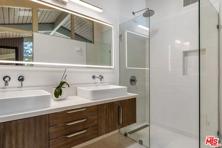 1513 Forest Knoll Drive, Los Angeles, California 90069