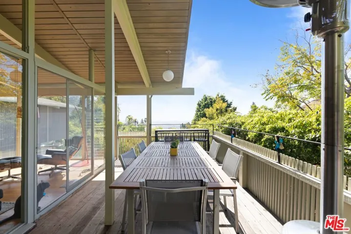 1513 Forest Knoll Drive, Los Angeles, California 90069