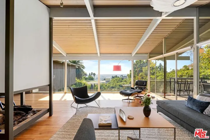 1513 Forest Knoll Drive, Los Angeles, California 90069