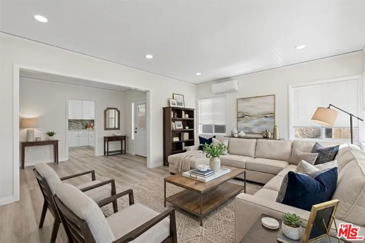 5718 Linden Avenue, Long Beach, California 90805