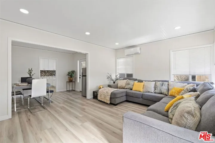 5718 Linden Avenue, Long Beach, California 90805