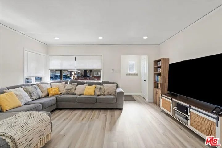 5718 Linden Avenue, Long Beach, California 90805