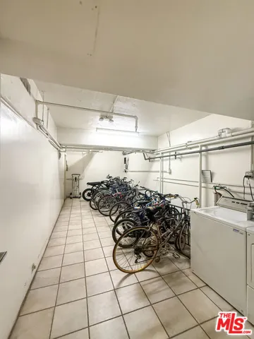 330 S Barrington Avenue 309, Los Angeles, California 90049