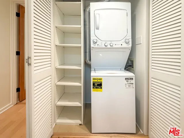 330 S Barrington Avenue 309, Los Angeles, California 90049