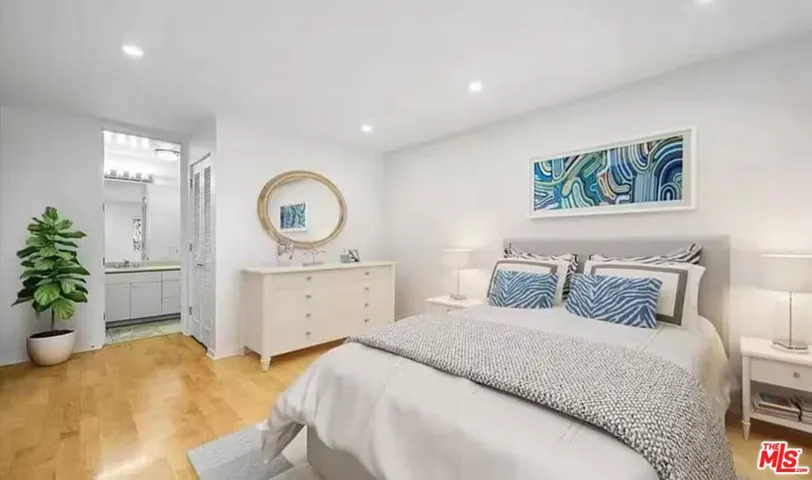 330 S Barrington Avenue 309, Los Angeles, California 90049