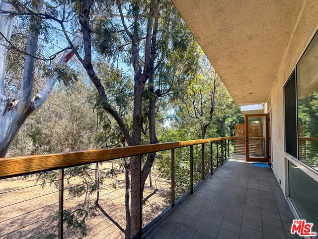 330 S Barrington Avenue 309, Los Angeles, California 90049