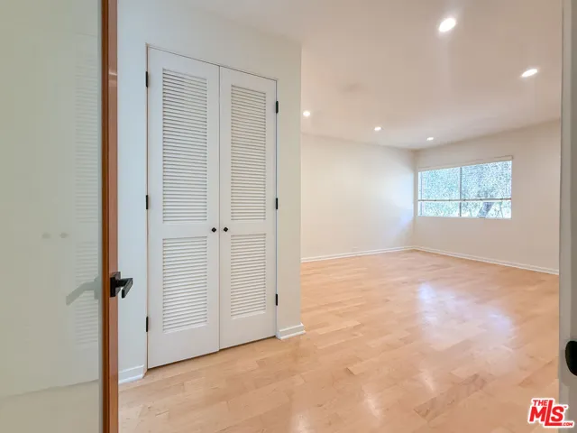 330 S Barrington Avenue 309, Los Angeles, California 90049