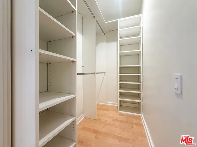 330 S Barrington Avenue 309, Los Angeles, California 90049