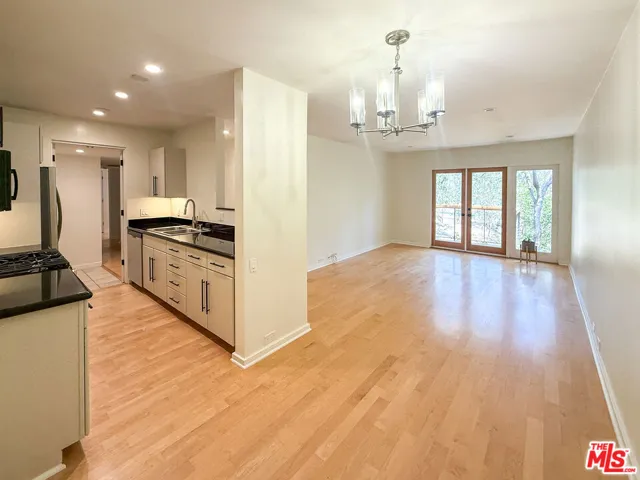 330 S Barrington Avenue 309, Los Angeles, California 90049