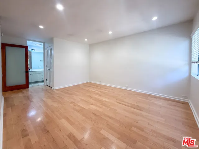 330 S Barrington Avenue 309, Los Angeles, California 90049