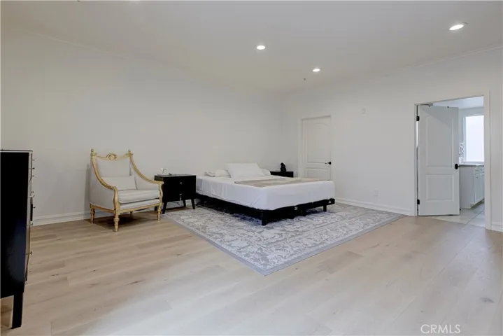 565 E San Jose Ph1, Burbank, California 91501