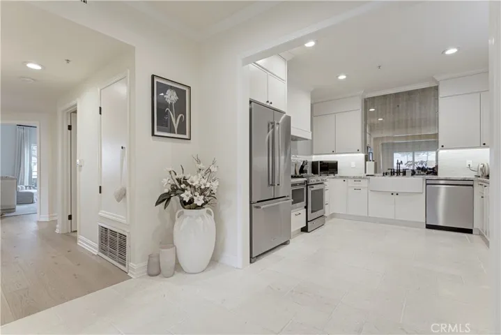 565 E San Jose Ph1, Burbank, California 91501