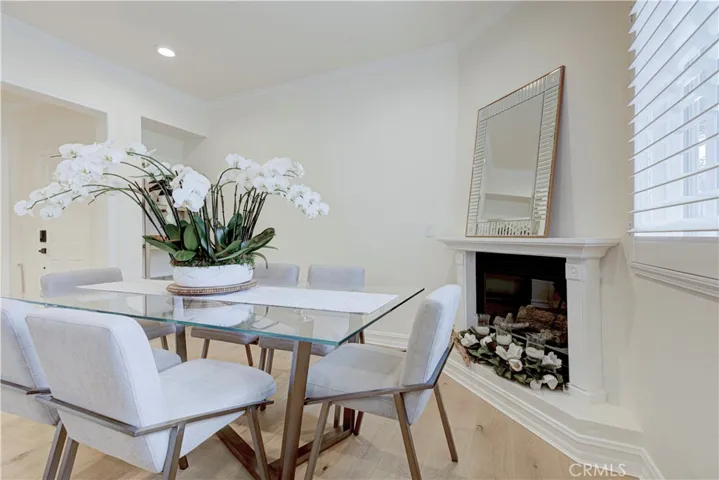565 E San Jose Ph1, Burbank, California 91501
