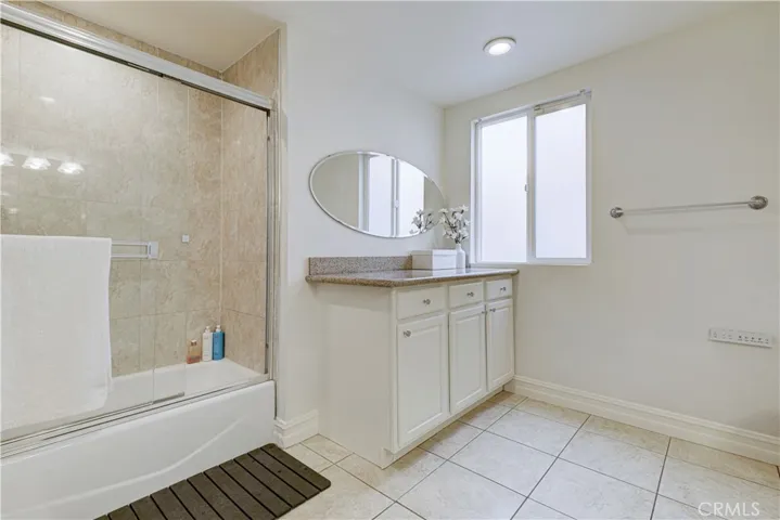 565 E San Jose Ph1, Burbank, California 91501