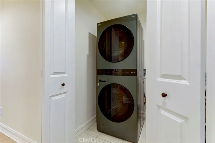 565 E San Jose Ph1, Burbank, California 91501