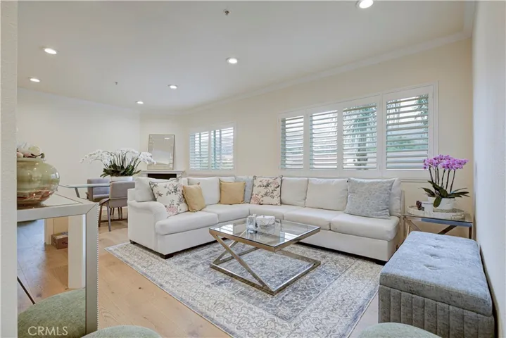 565 E San Jose Ph1, Burbank, California 91501
