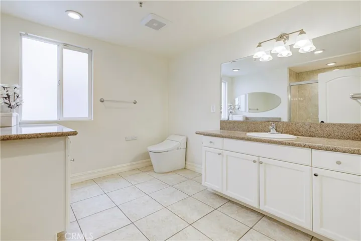 565 E San Jose Ph1, Burbank, California 91501
