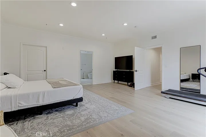 565 E San Jose Ph1, Burbank, California 91501
