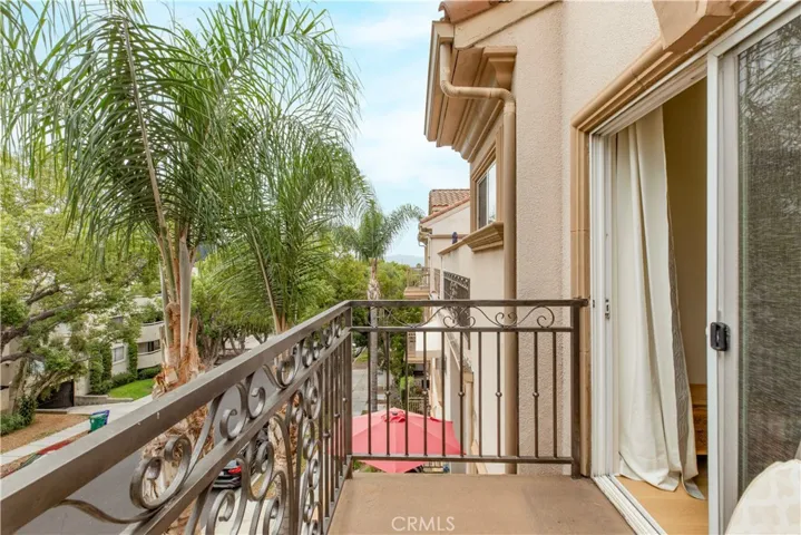 565 E San Jose Ph1, Burbank, California 91501