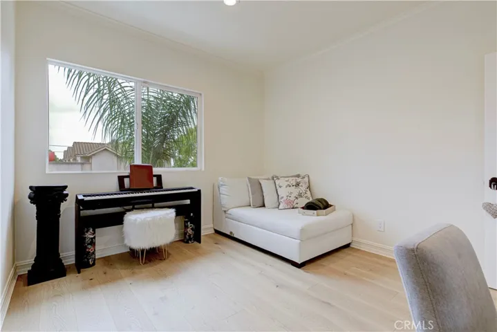 565 E San Jose Ph1, Burbank, California 91501