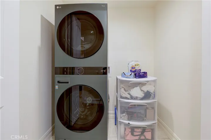565 E San Jose Ph1, Burbank, California 91501