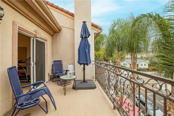 565 E San Jose Ph1, Burbank, California 91501