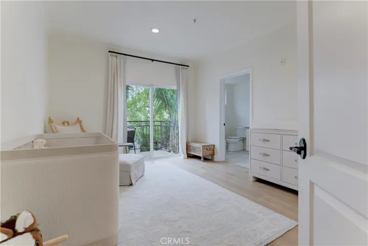 565 E San Jose Ph1, Burbank, California 91501