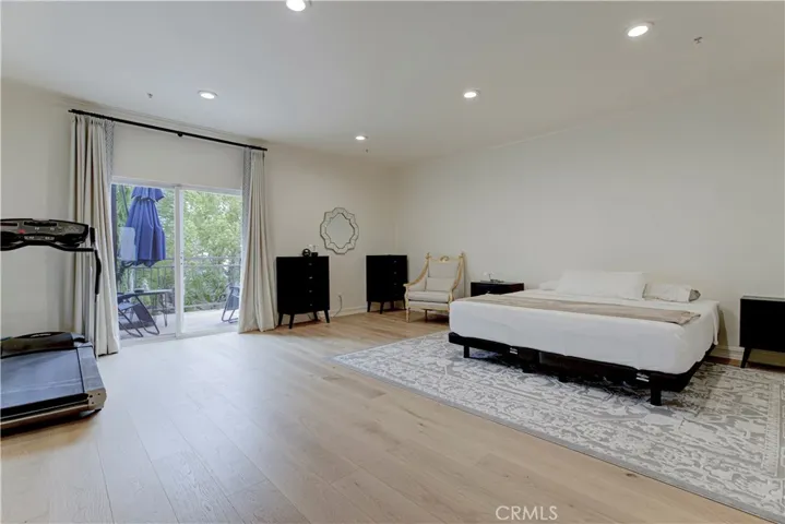 565 E San Jose Ph1, Burbank, California 91501