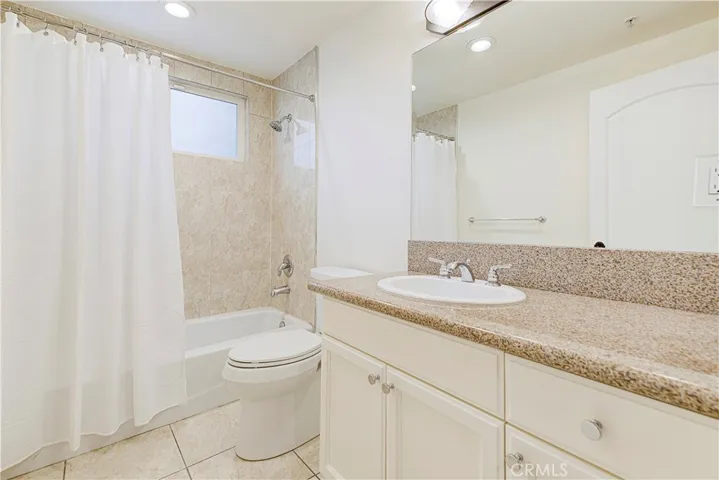 565 E San Jose Ph1, Burbank, California 91501