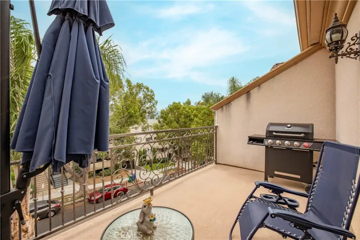 565 E San Jose Ph1, Burbank, California 91501