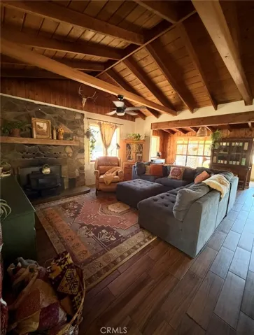 Cozy livingroom.