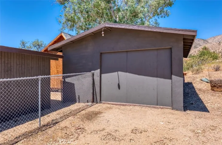 10344 San Gorgonio Avenue, Morongo Valley, California 92256