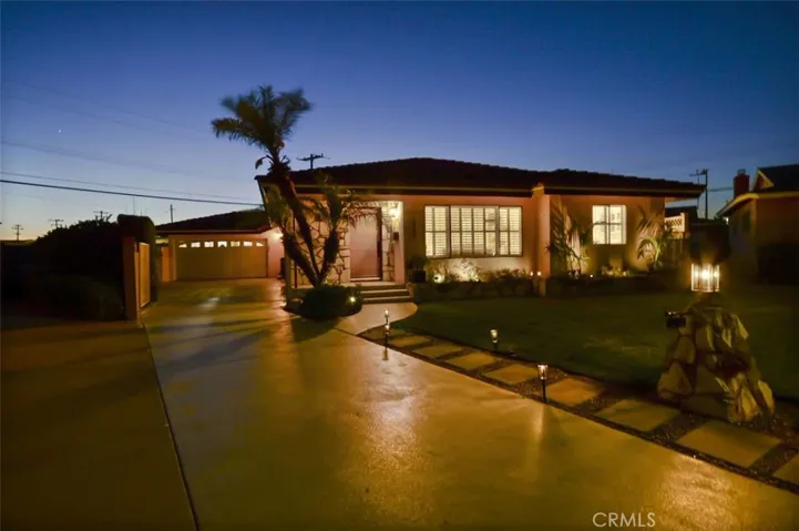 6245 Faust, Lakewood, California 90713