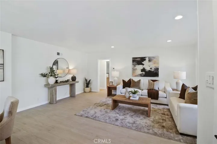 6245 Faust, Lakewood, California 90713