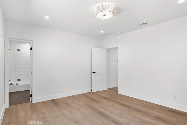 2057 E Villa, Pasadena, California 91107