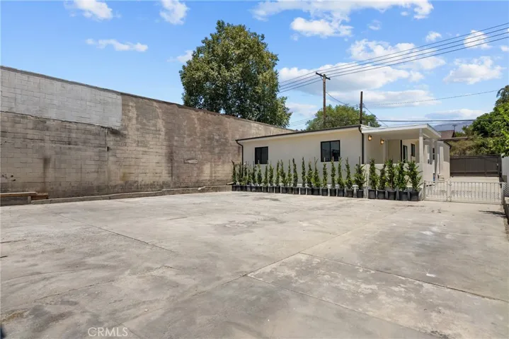 2057 E Villa, Pasadena, California 91107