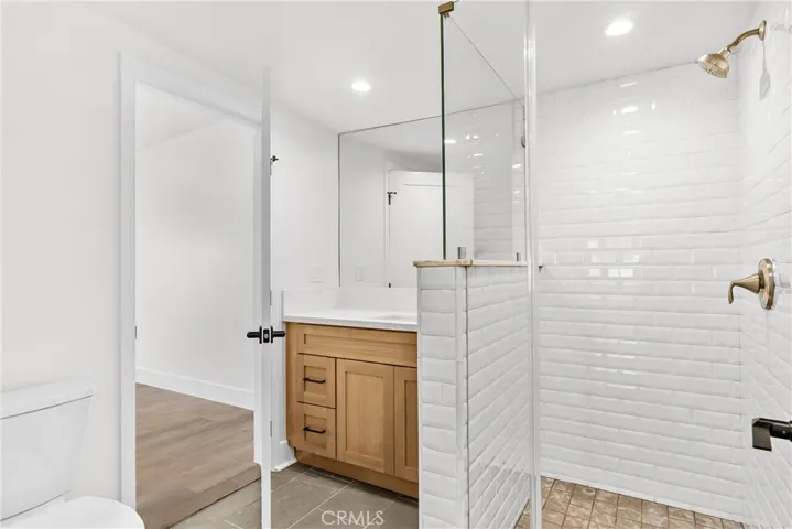 2057 E Villa, Pasadena, California 91107