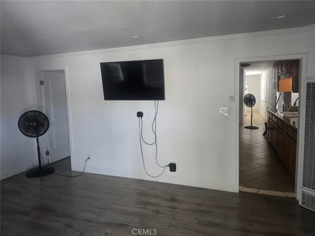 10031 San Antonio, South Gate, California 90280