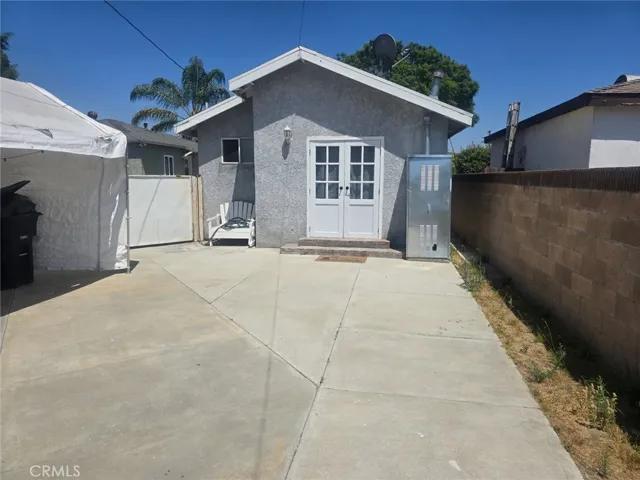 10031 San Antonio, South Gate, California 90280