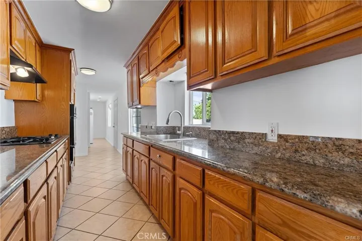10031 San Antonio, South Gate, California 90280