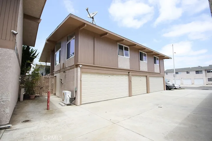 5542 Fernhill Circle B, Huntington Beach, California 92649