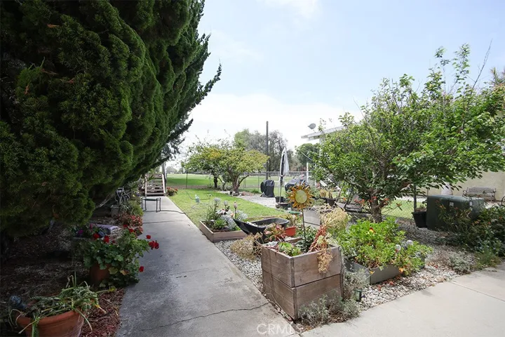 5542 Fernhill Circle B, Huntington Beach, California 92649