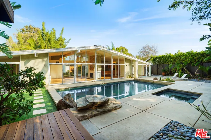 30725 Manzano Drive, Malibu, California 90265