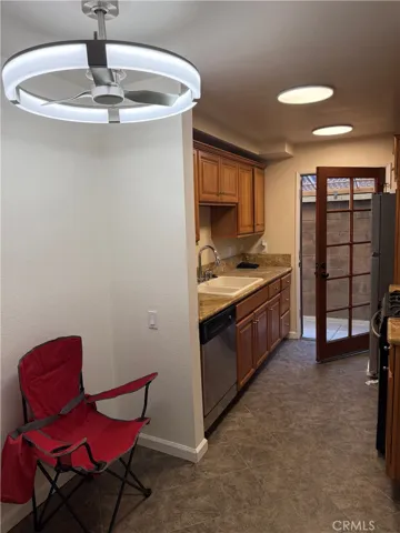 Kitchen/patio entry