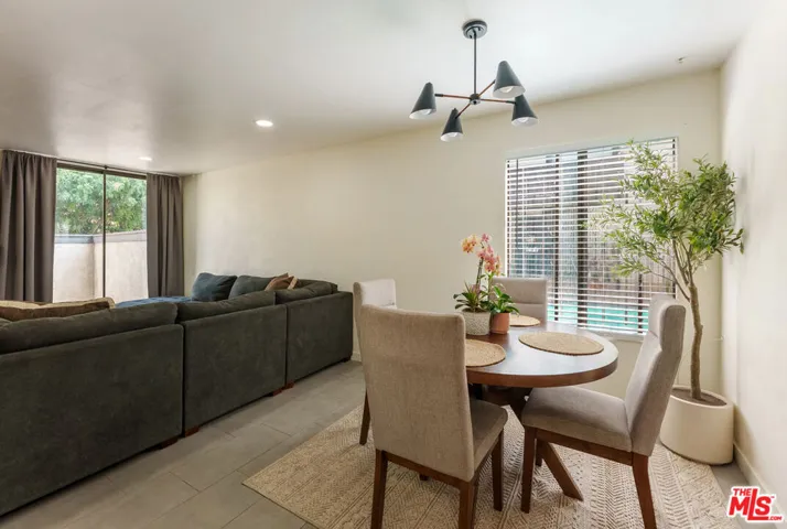9376 Moonbeam Avenue 9, Panorama City, California 91402 — photo 4