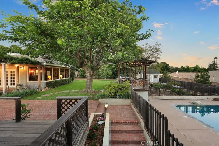 1060 W Leadora Avenue, Glendora, California 91741