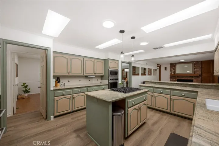 1060 W Leadora Avenue, Glendora, California 91741