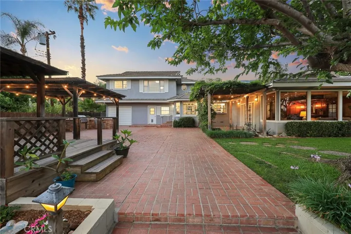 1060 W Leadora Avenue, Glendora, California 91741