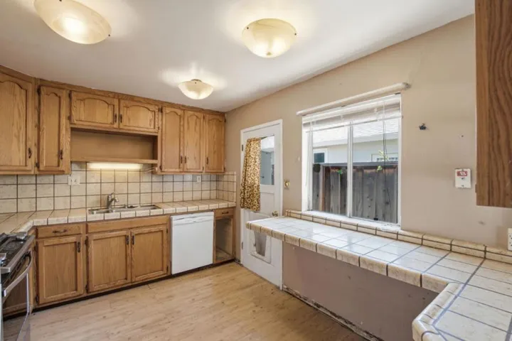 3181 Maddux Drive, Palo Alto, California 94303